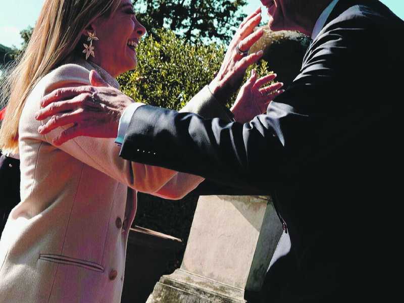 Il quadretto d'amore tra Merz e Meloni s'è già scheggiato