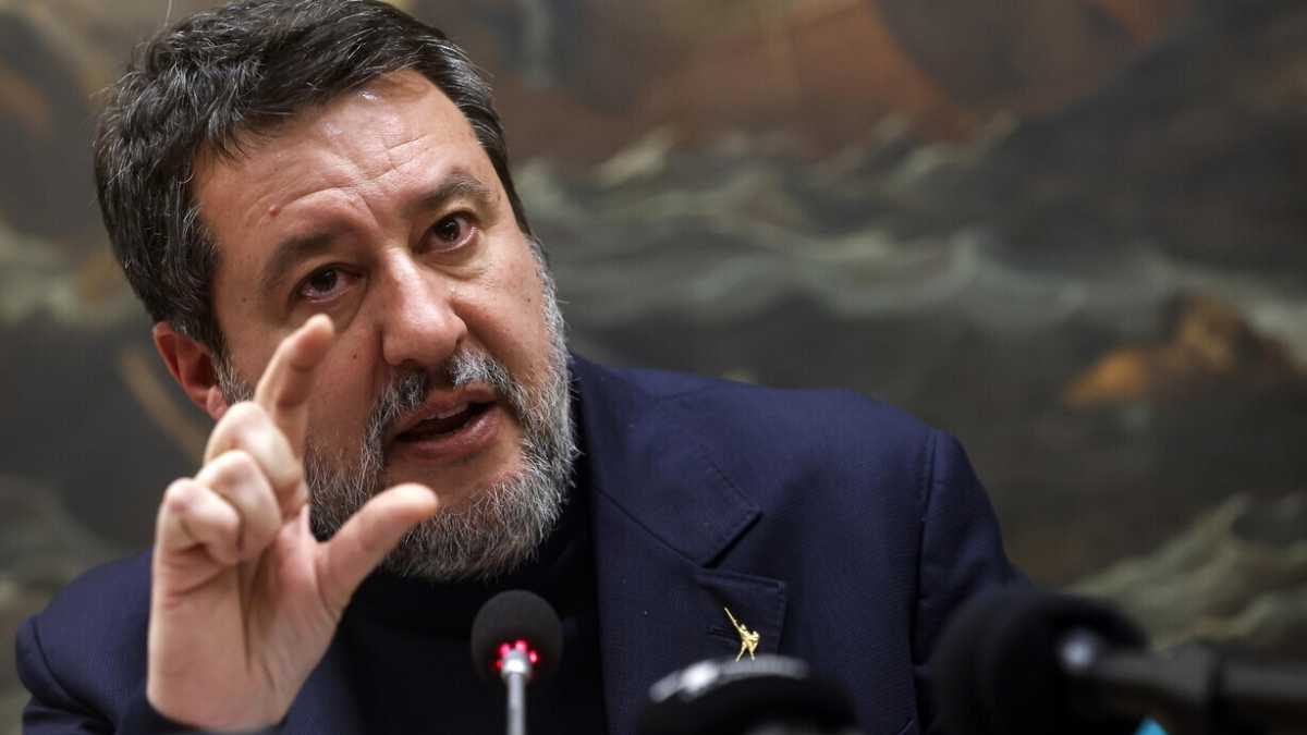 Immagine di La parabola di Salvini sul caso Rogoredro: da "Io sto col poliziotto" a "Chi sbaglia paga doppio"