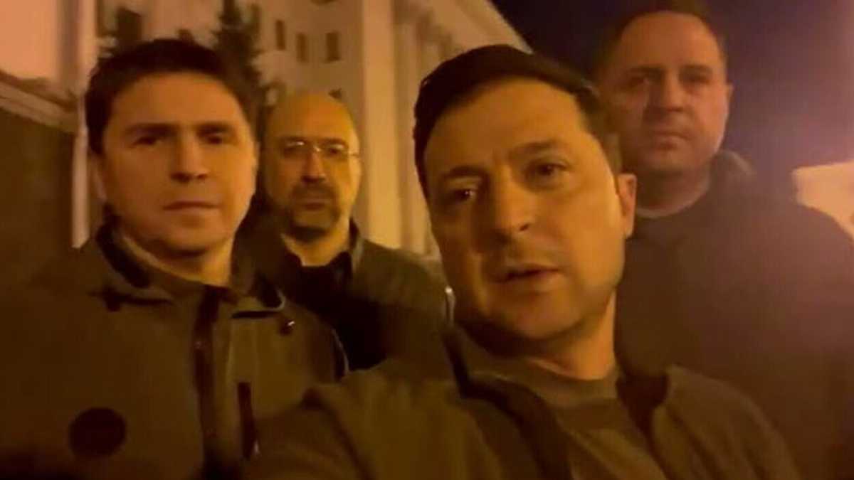 Immagine di “Siamo tutti qui”. Così è cambiato Zelensky in quattro anni di aggressione russa