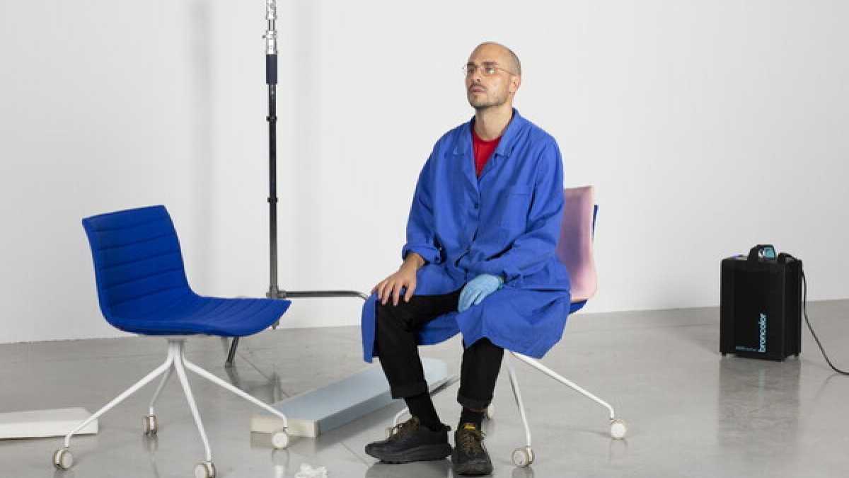 Immagine di L'interesse per le parole, più che per le immagini. Lo sguardo di Alessandro Calabrese