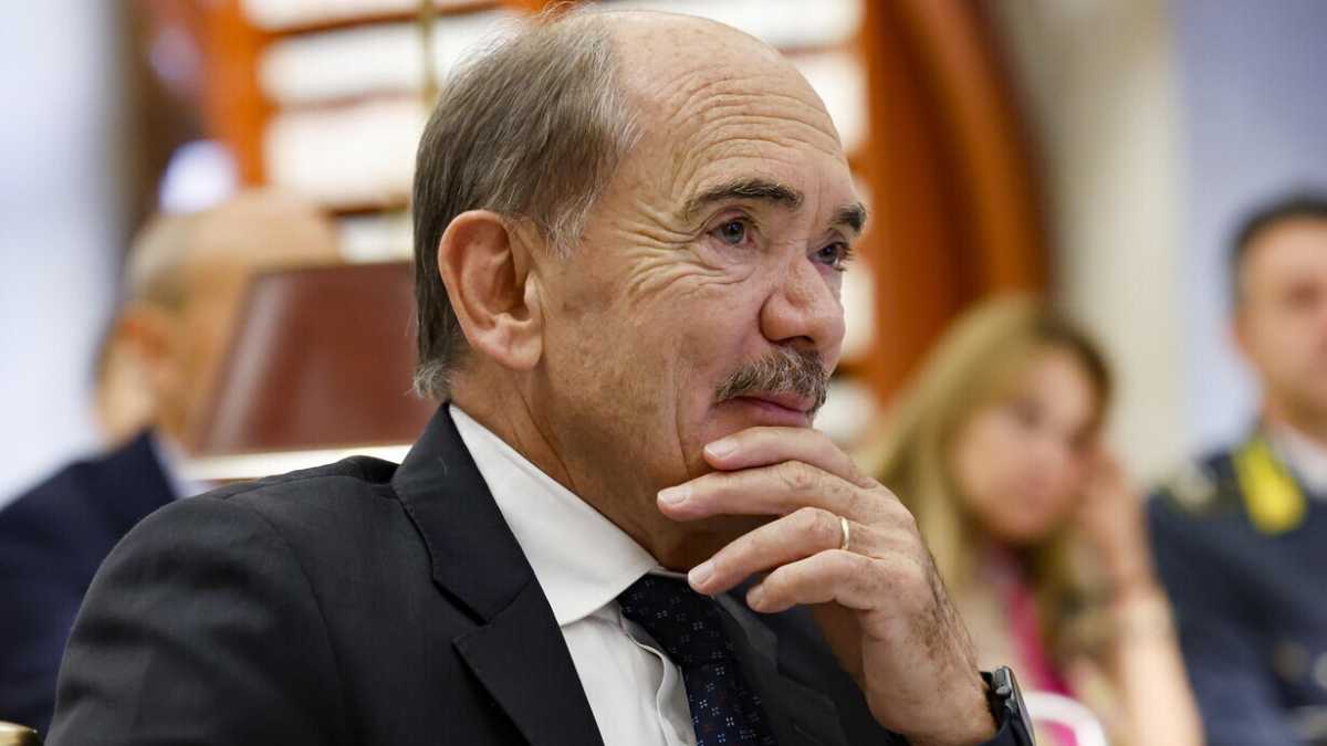 Immagine di Dossieraggio, la commissione Antimafia sul caso Striano: "Da De Raho comportamenti gravi ". Protesta il M5s