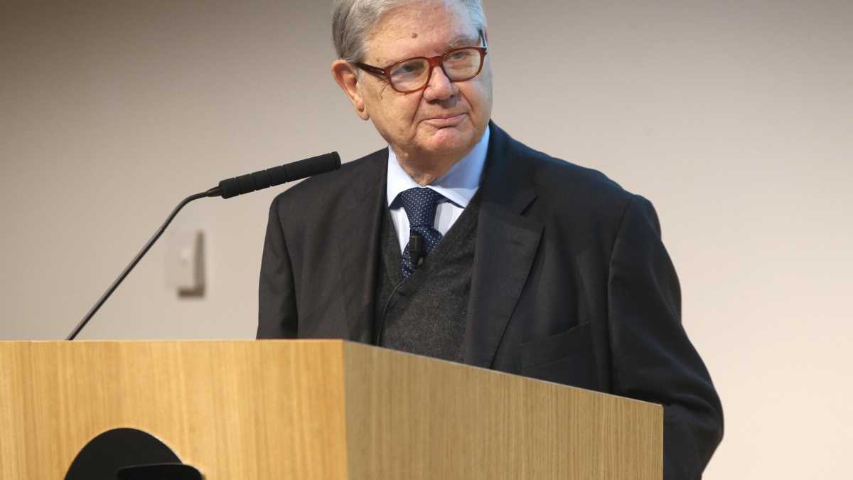 Immagine di Capire i mondi paralleli della finanza con la vita di Piero Barucci. Ricordo