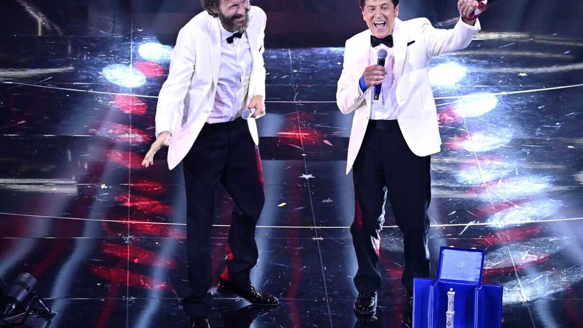Immagine di La storia della serata delle cover di Sanremo