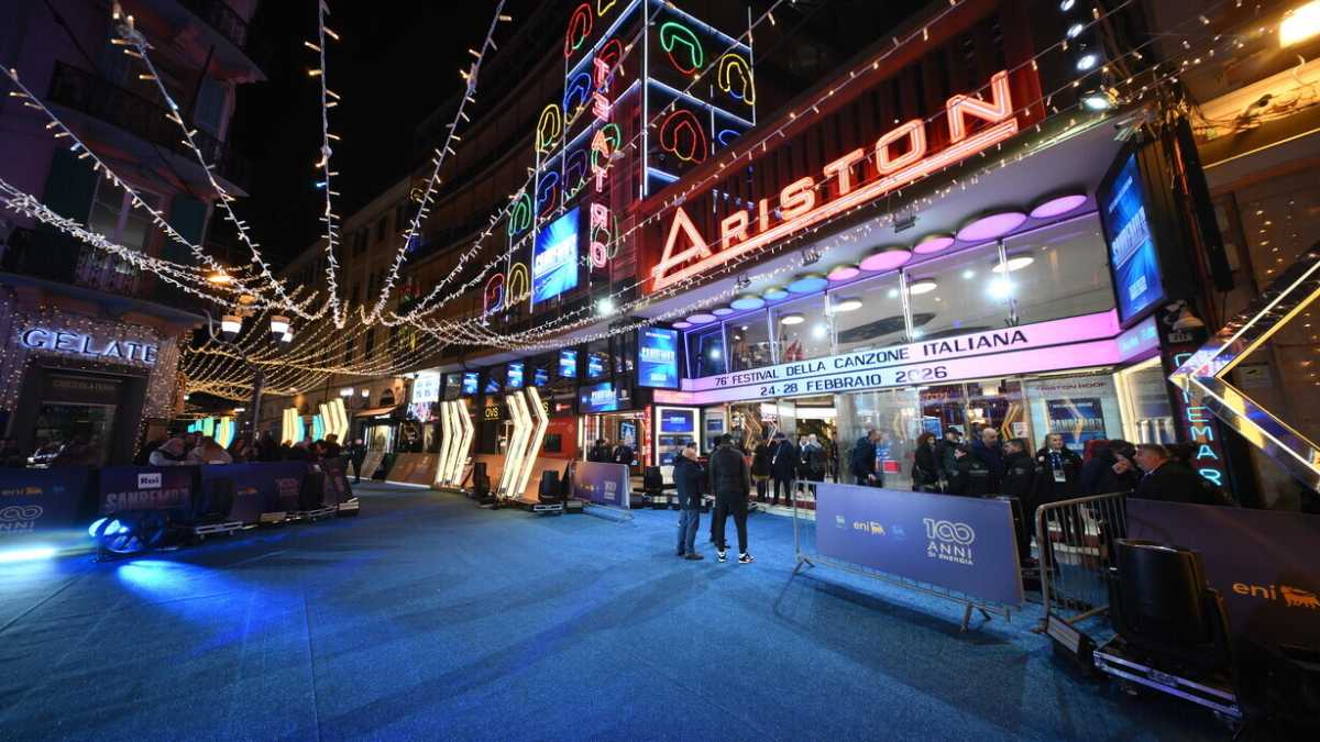 Immagine di Festini poco bilaterali. Le notti insonni di Elettra Lamborghini a Sanremo