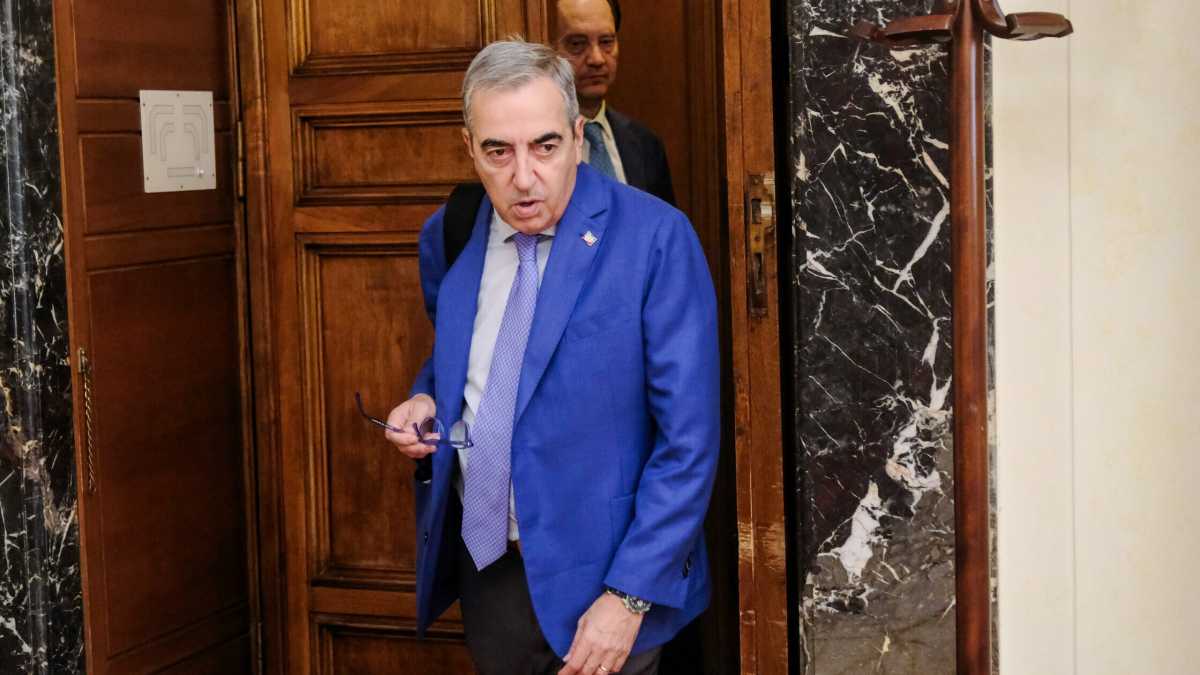 Immagine di Gasparri difende la riforma della Rai (che non piace al governo). Intervista