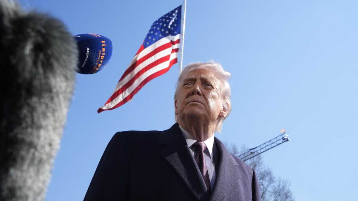 Immagine di Trump annuncia l'inizio di un'operazione massiccia in Iran e promette che la minaccia del regime sarà eliminata