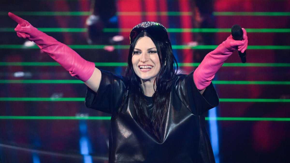 Immagine di Laura di Messico e nuvole. Pausini è la regina di Sanremo 2026