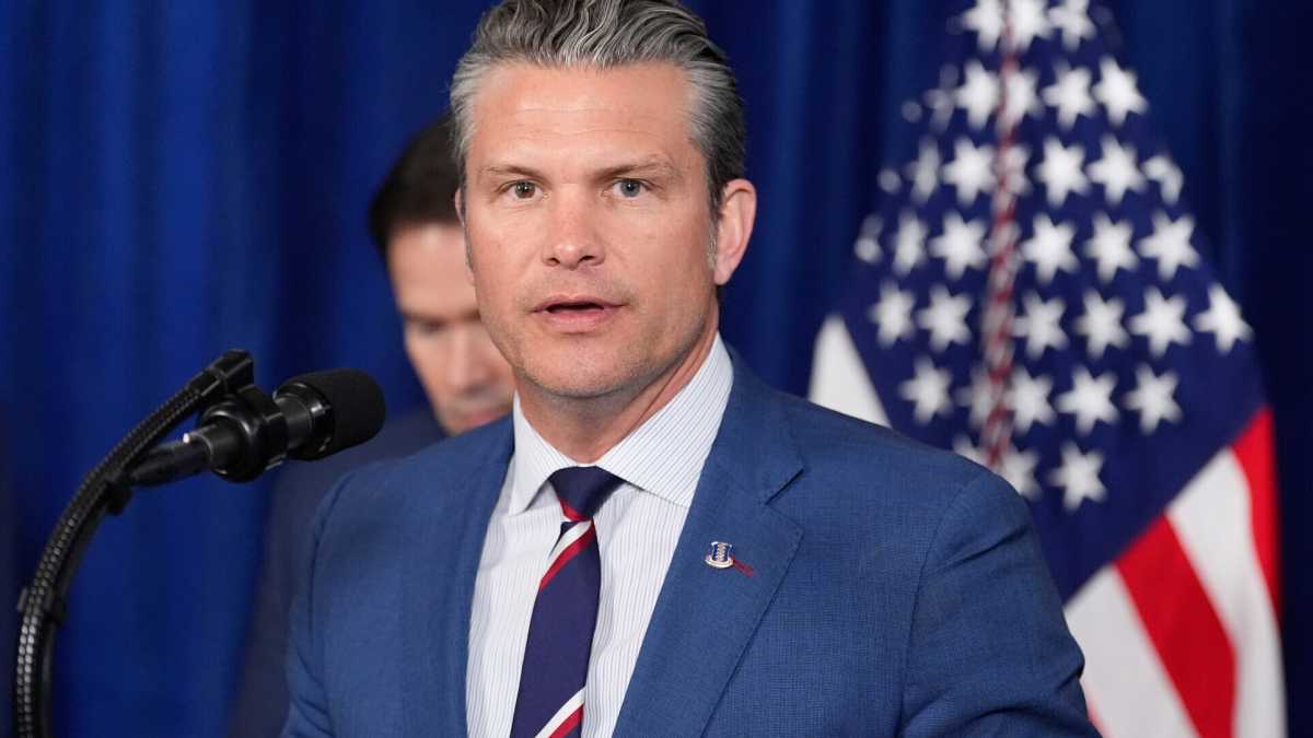 Immagine di Il segretario americano Hegseth promette una guerra “decisiva” contro l’Iran