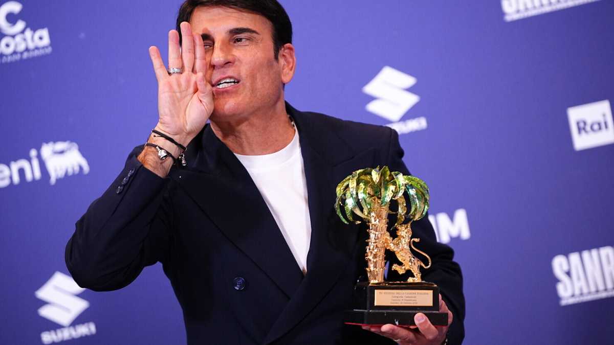 Immagine di Ha vinto il sì, per ora. Sal Da Vinci alla guida del paese, De Martino nuovo ayatollah