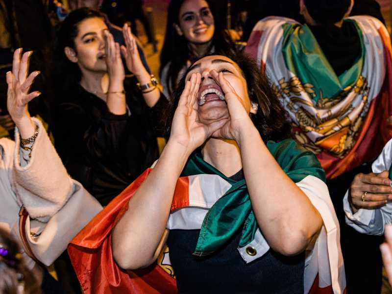 Iraniani della diaspora davanti all'ambasciata a Madrid (Foto di Carlos Lujan/Europa Press tramite Getty Images) <br />
