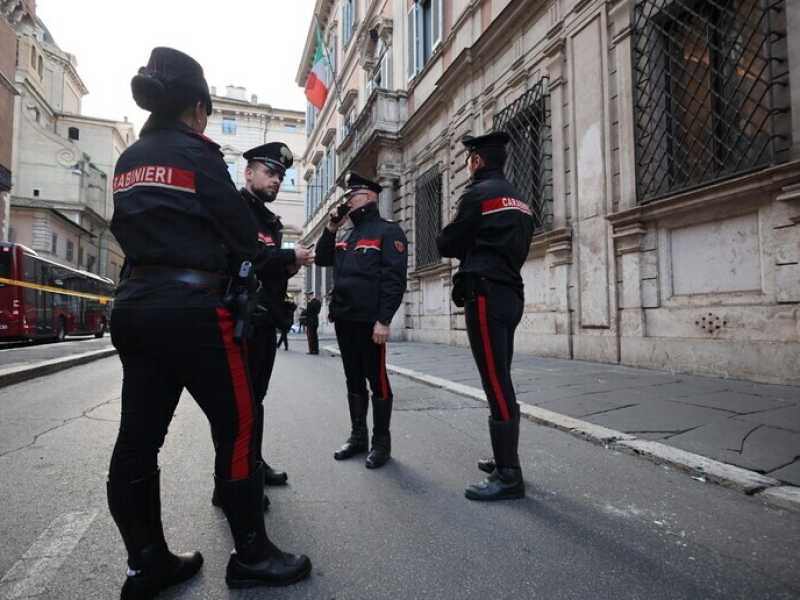 Quattro (falsi) allarmi bomba in poche ore. Cosa sta succedendo a Roma?