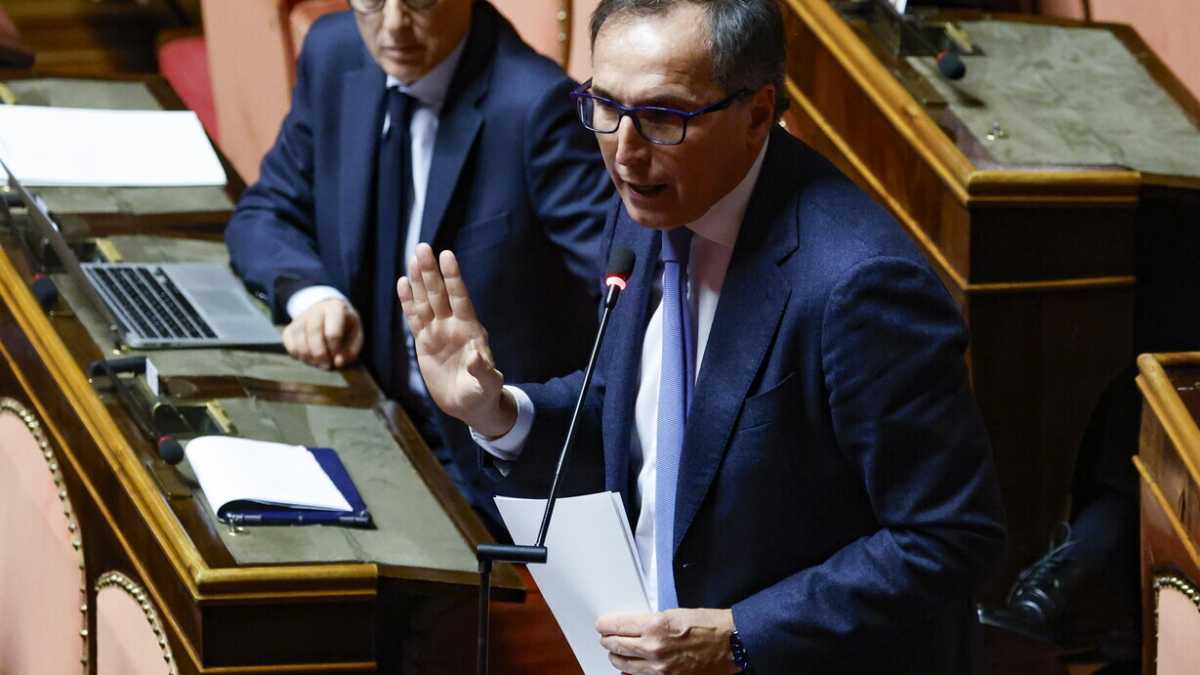 Immagine di Psicodramma Pd sul ddl antisemitismo. Delrio: “Un errore astenersi”