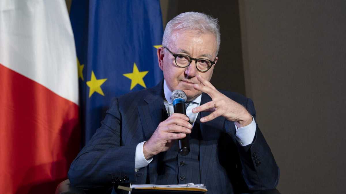 Immagine di Mantovano vede lo spettro di Renzi sul referendum. L’avviso di Baldassarre: "Governo troppo prudente"