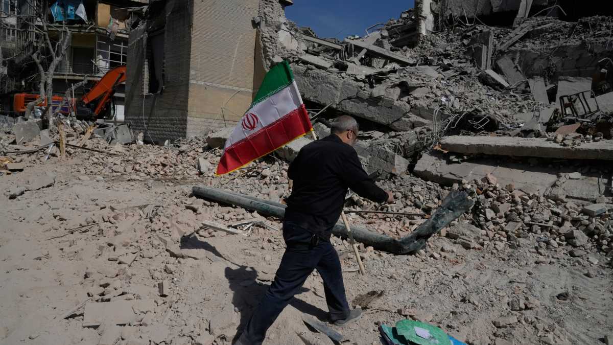 Immagine di Per dimostrare che il regime è vivo, si cerca l’erede di Khamenei. Chi storce il naso per Mojtaba
