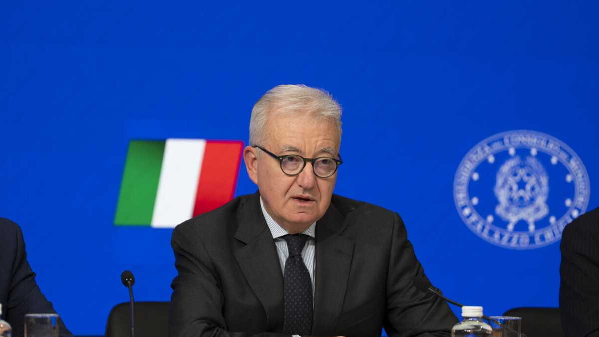 Immagine di Mantovano fa asse con Piantedosi a tutela di Aise. Tramonta l’idea di spostare la cybersicurezza alla Difesa