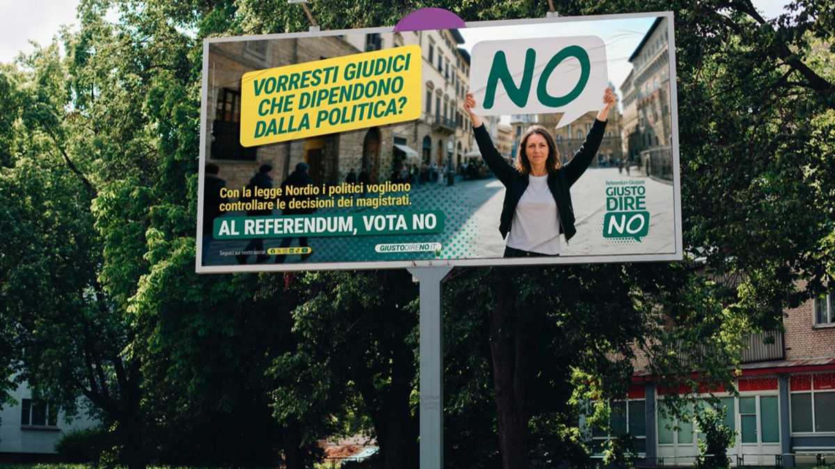 Immagine di La procura indaga sui manifesti per il No al referendum. Spangher: "È un segnale contro le fake news dell'Anm"