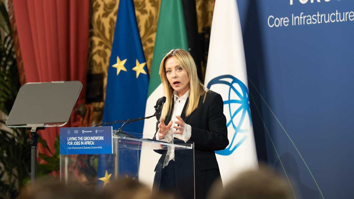 Immagine di Meloni: "Aiuti al Golfo per difendersi, ma non siamo in guerra e non vogliamo entrarci"