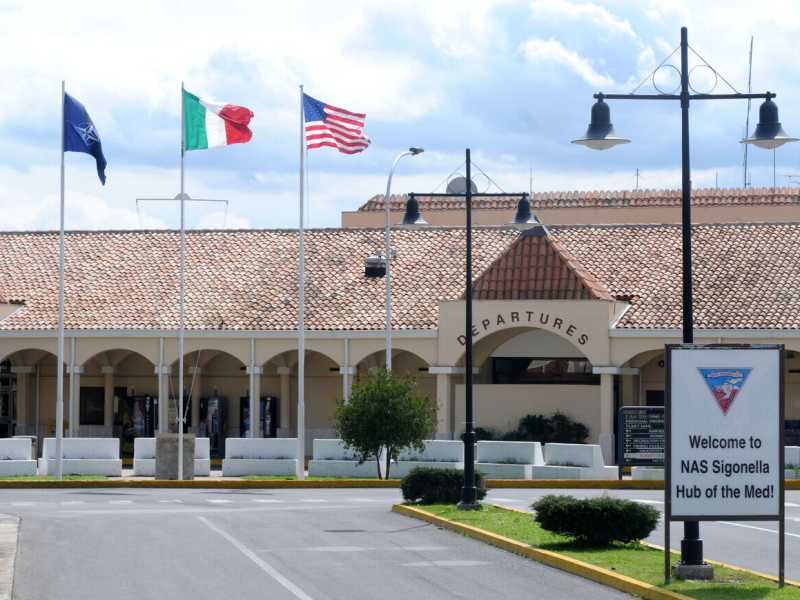 Una veduta esterna della base di Sigonella (foto ANSA)