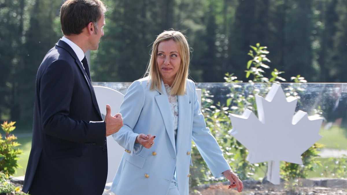 Immagine di Meloni sente Macron: “Non possiamo andare in ordine sparso”. La telefonata a Zelensky
