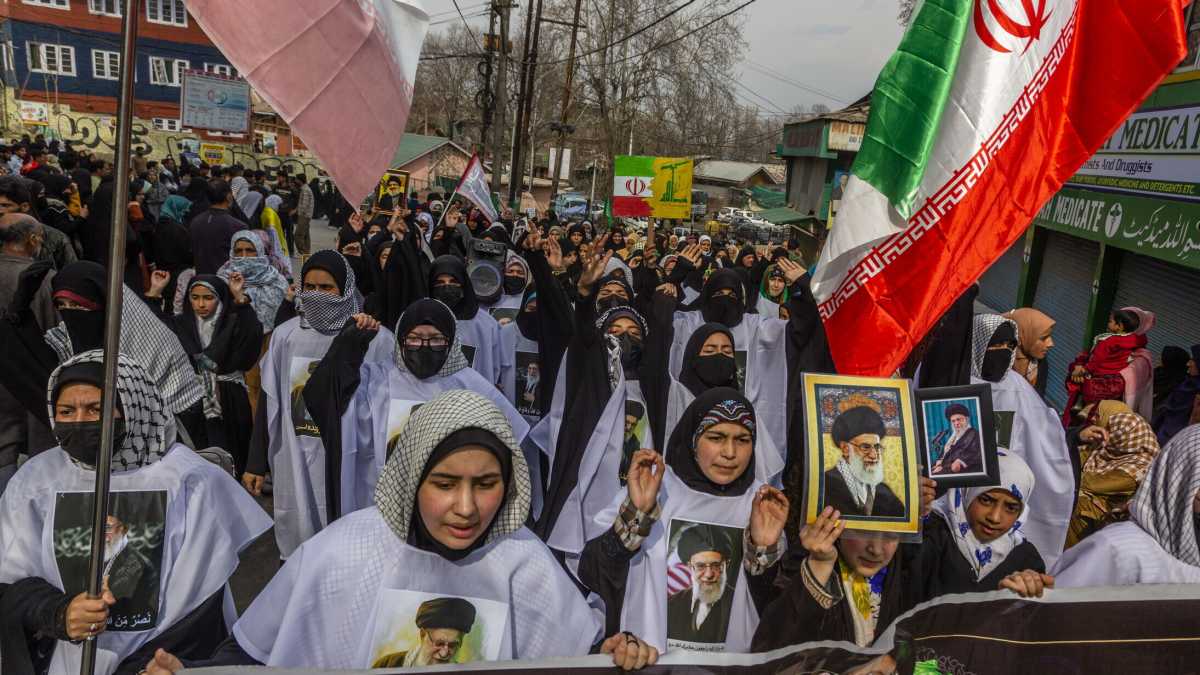 Immagine di Meloni sente Starmer, Macron e Merz. Trump: "L'Iran si deve arrendere"