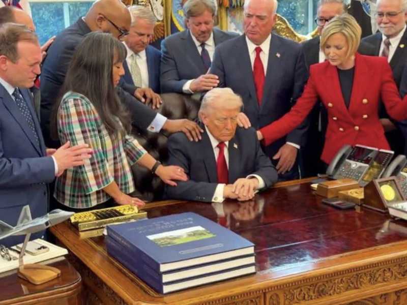Trump ci rende tutti imbecilli
