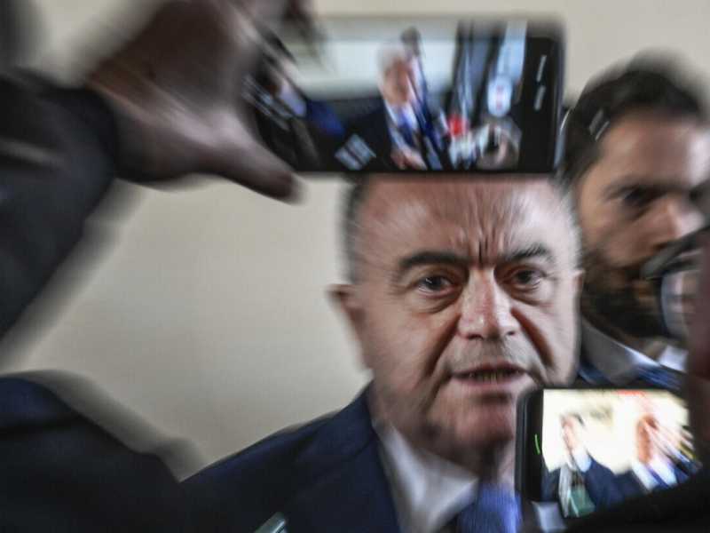 Gratteri arruola Sal Da Vinci nel fronte del No senza accorgersi di aver citato di nuovo un meme falso