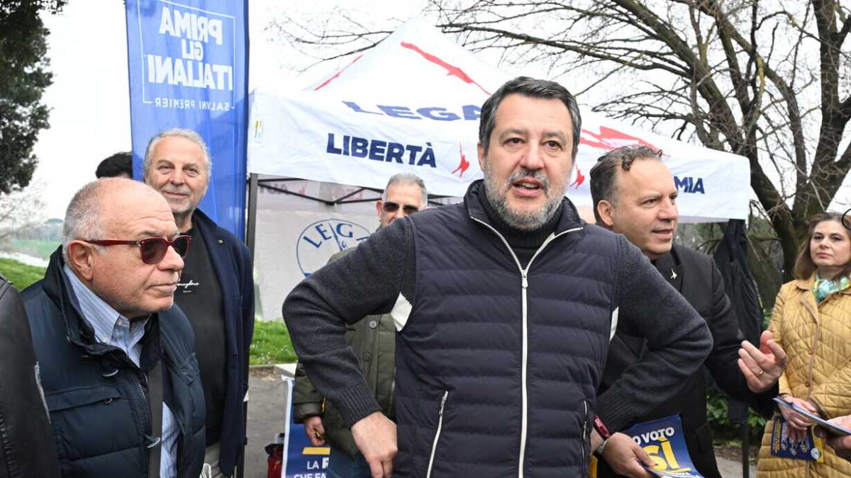 Immagine di Salvini convoca i segretari regionali: “Non saremo il capro espiatorio del referendum”