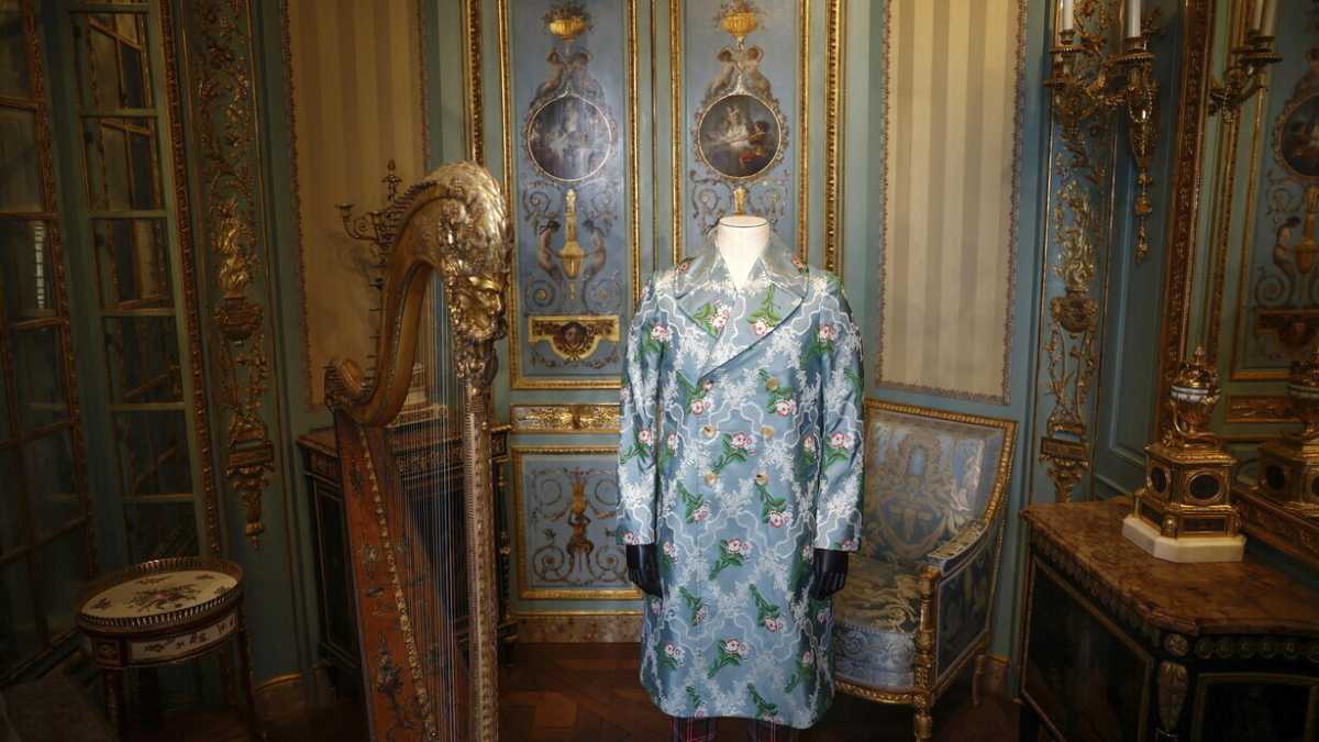 Immagine di Il bottone mancante, Valentino al museo Barberini