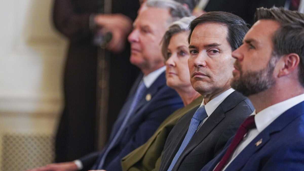 Immagine di Trump chiede a tutti, in privato o in pubblico: chi preferite, Rubio o Vance?