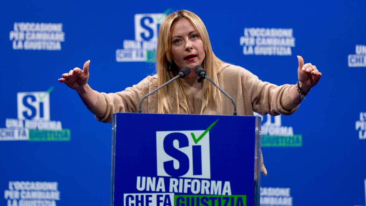Immagine di Meloni Da Vinci. A Milano sconfessa Bartolozzi: “Non vogliamo liberarci delle toghe. Votate”