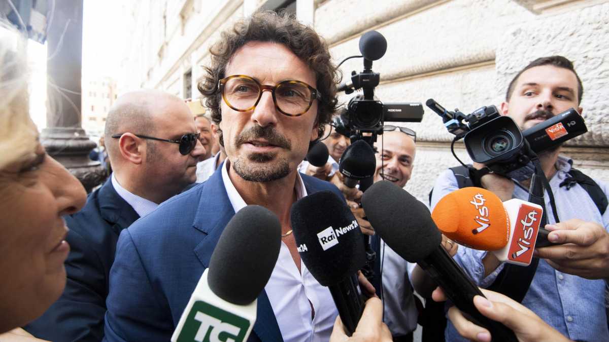 Immagine di Toninelli: “La riforma della giustizia? Tecnicamente corretta. Lo pensa anche il M5s”