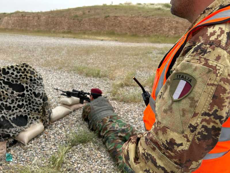 &nbsp;L'addestramento dei curdi a Erbil da parte dei militari italiani (foto Ansa)