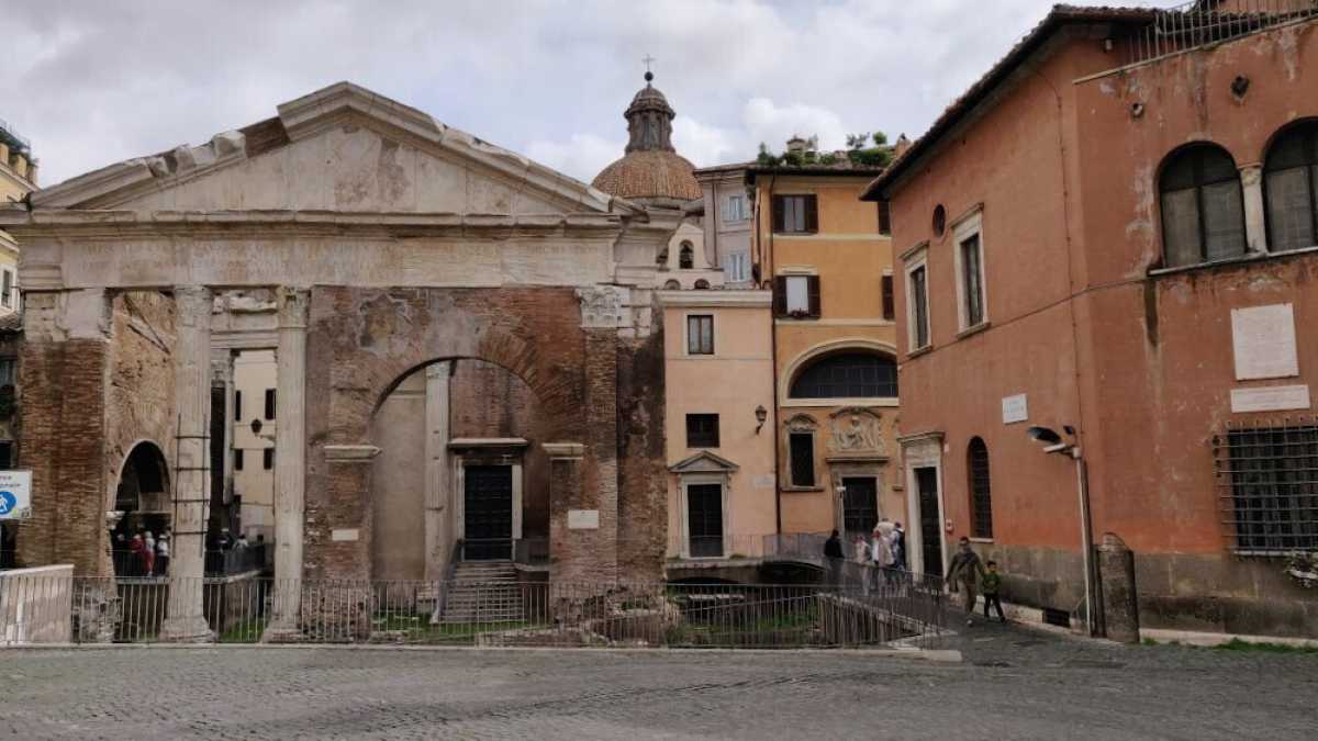 Immagine di Miracolo in via della Reginella, il “piccolo museo del Louvre”