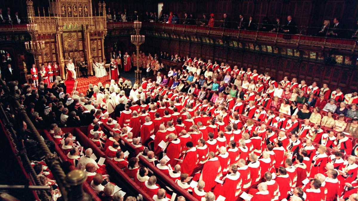 Immagine di Congedati gli ultimi 92 pari ereditari della Camera dei Lord. Addio eccentricità britanniche