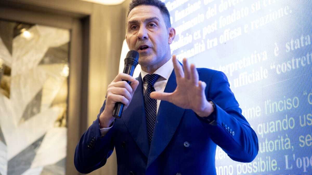 Immagine di Vannacci è diventato irrilevante e non lo accetta, dunque insulta chi lo scrive