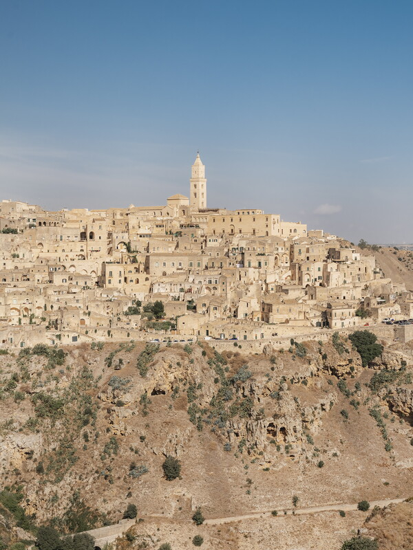 Veduta della città con il nuovo presidio della Scuola dei Sassi, Matera. Ph. Pierangelo Laterza&nbsp;