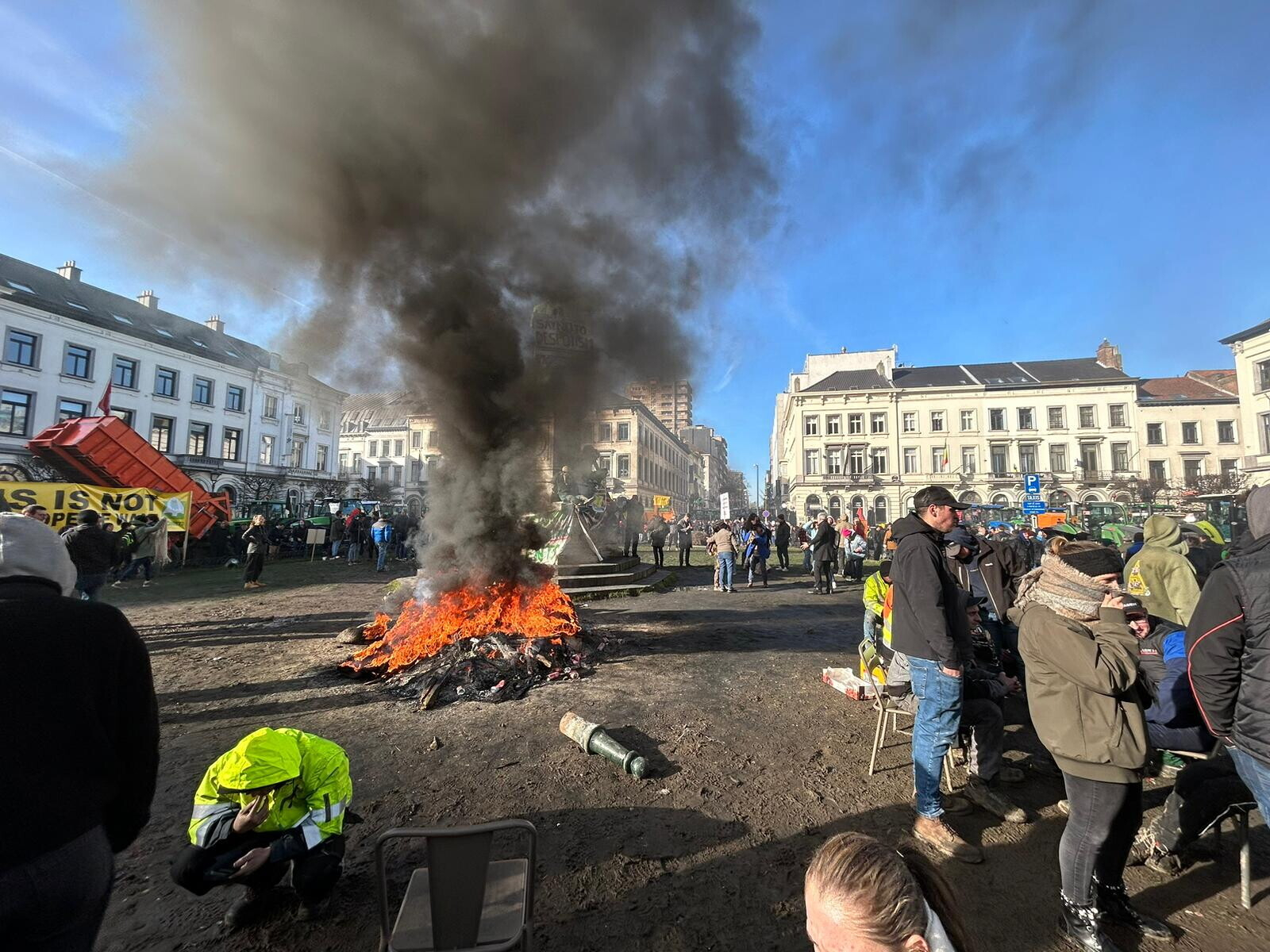 Le proteste degli agricoltori a Bruxelles. Foto e video di Pietro Guastamacchia&nbsp;