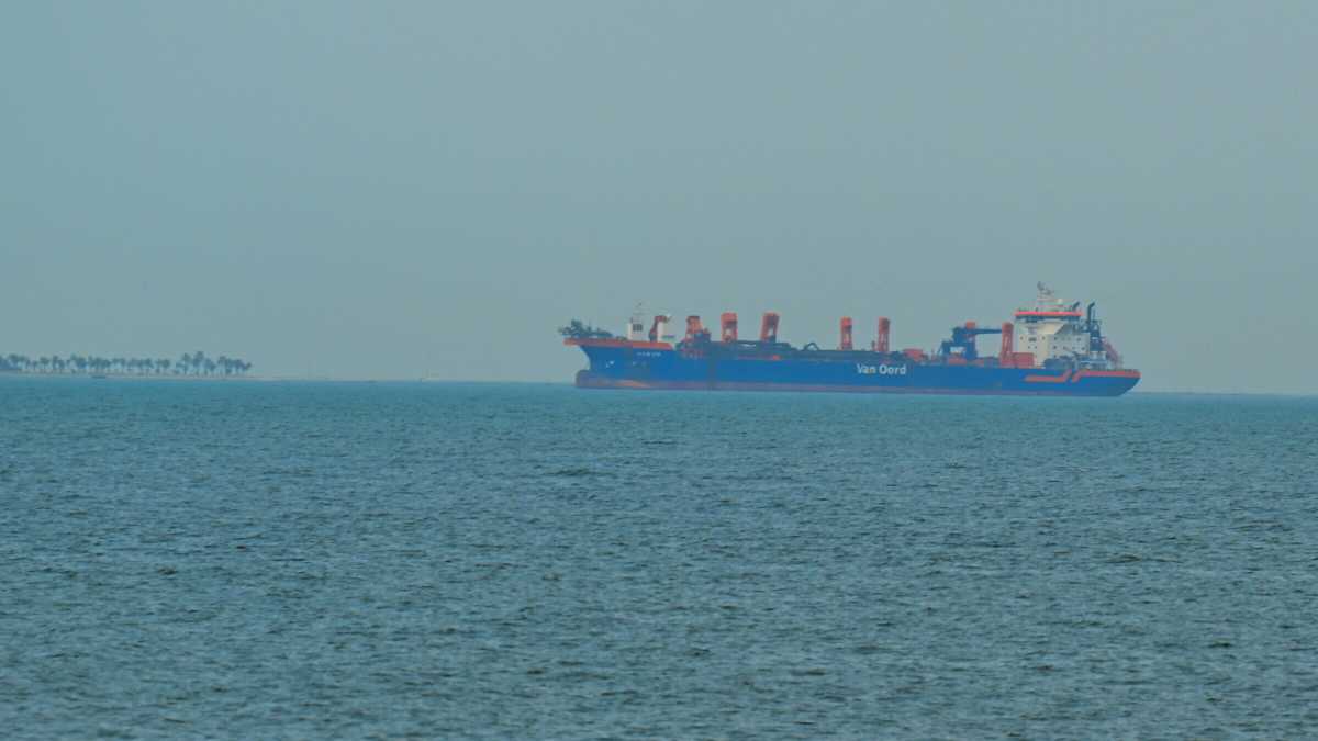 Immagine di C'è chi tratta con l'Iran per attraversare lo Stretto di Hormuz