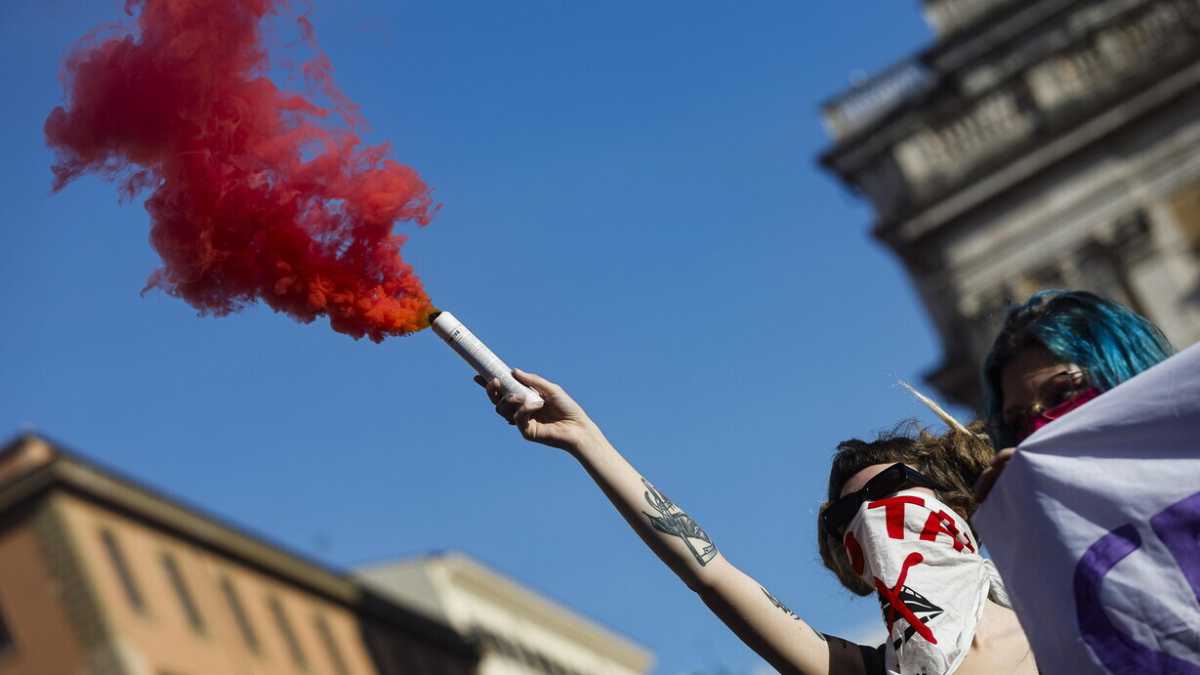 Immagine di "Votare No è femminista", l'ultimo folle appello di una campagna referendaria assurda