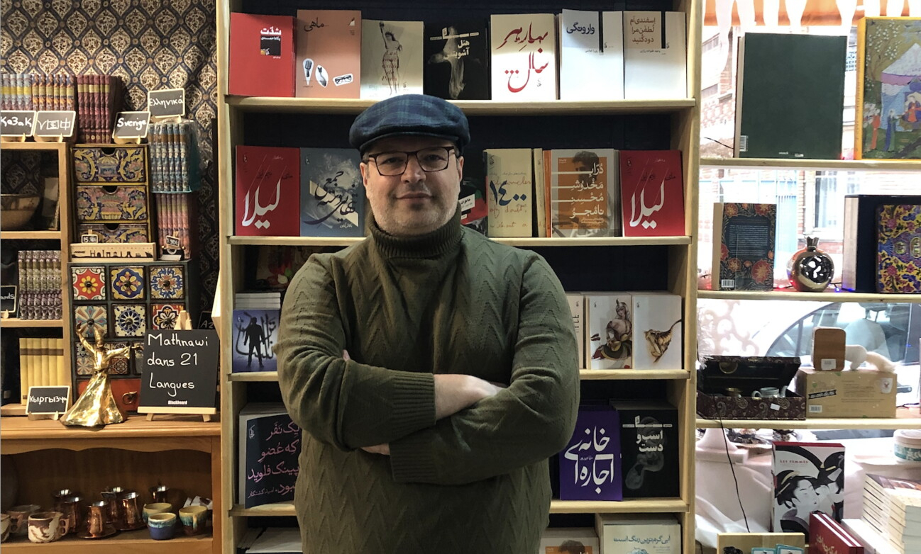 Tinoush Nazmjou nella libreria Utopiran Naakojaa (foto di Mauro Zanon)&nbsp;