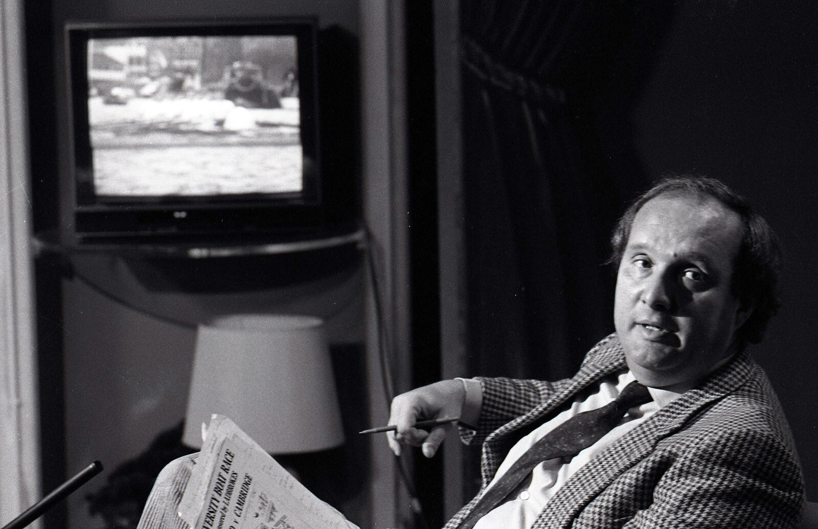 Giampiero Galeazzi durante la trasmissione di Rai 1 ''Sabato sport'' a Roma il 25 marzo 1989. ANSA ARCHIVIO 