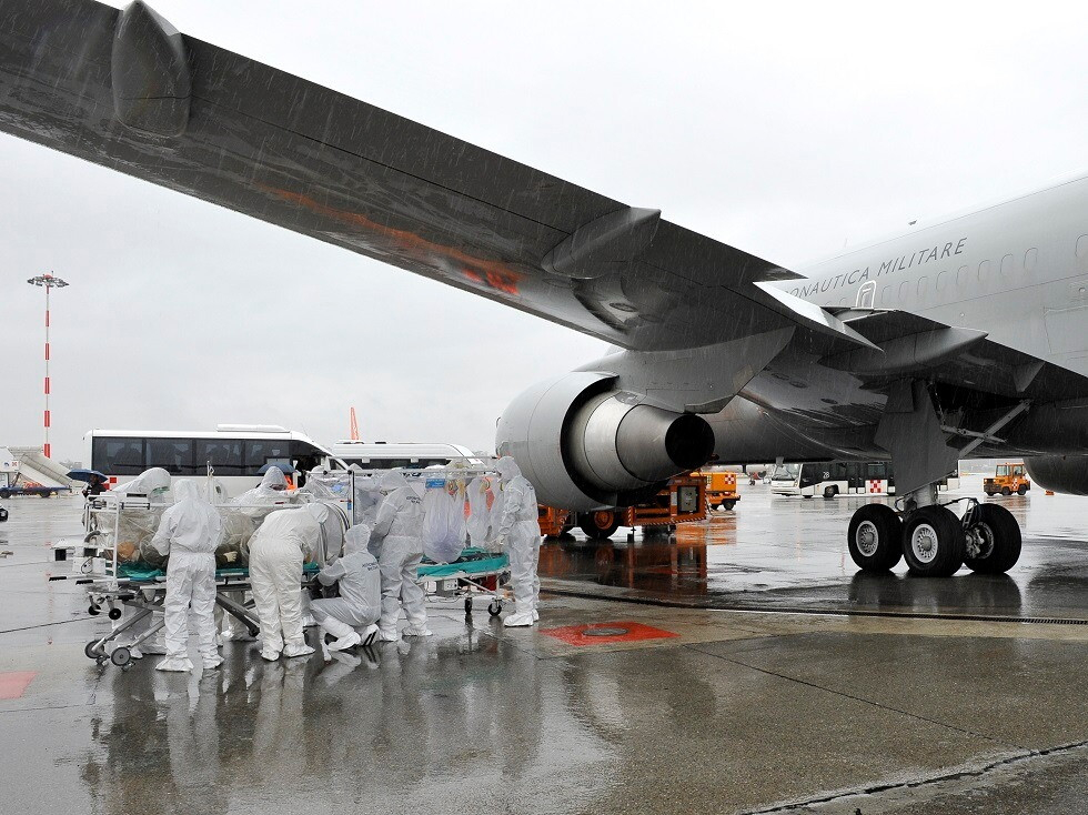 L'Aeronautica militare ha iniziato a sviluppare dal 2005 la capacit&agrave; di evacuazione aeromedica, acquisendo sistemi isolatori Ati (Aircraft Transport Isolator)