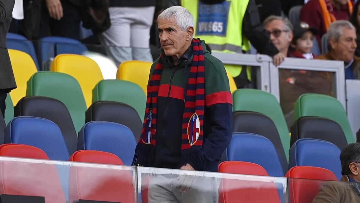 Immagine di Altro che referendum, tutti allo stadio. Da Casini a D'Alema, la politica nel pallone