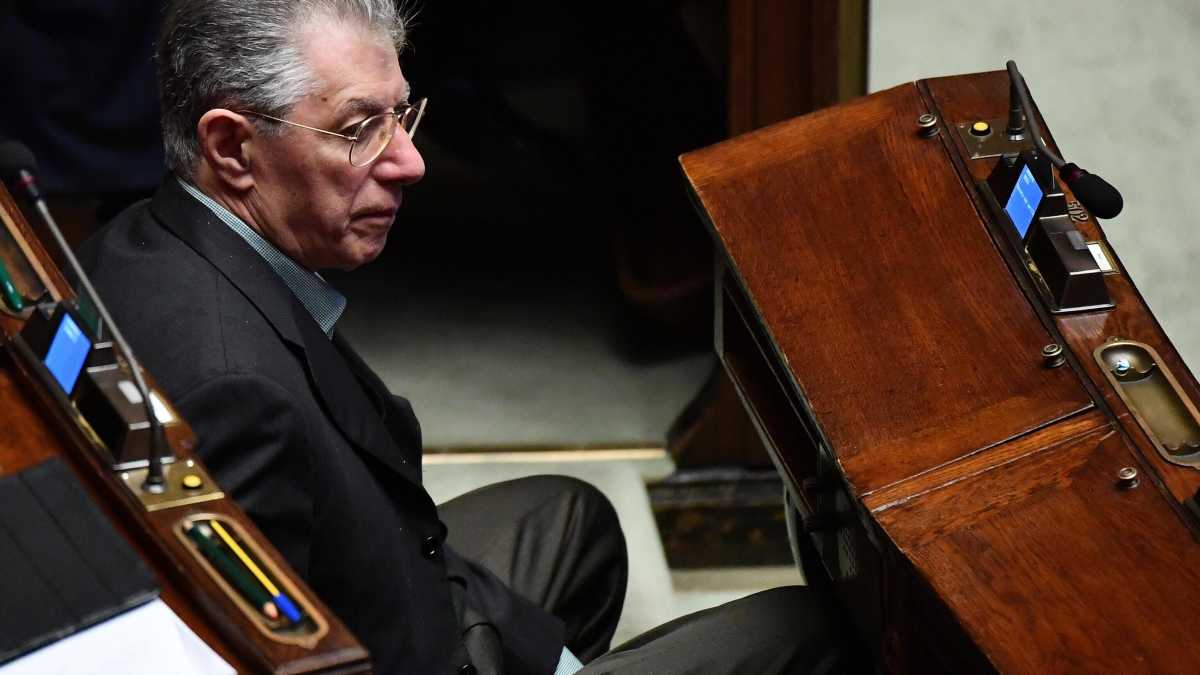 Immagine di La vera eredità politica di Bossi è fatta di domande rimaste inevase, come la forma Stato