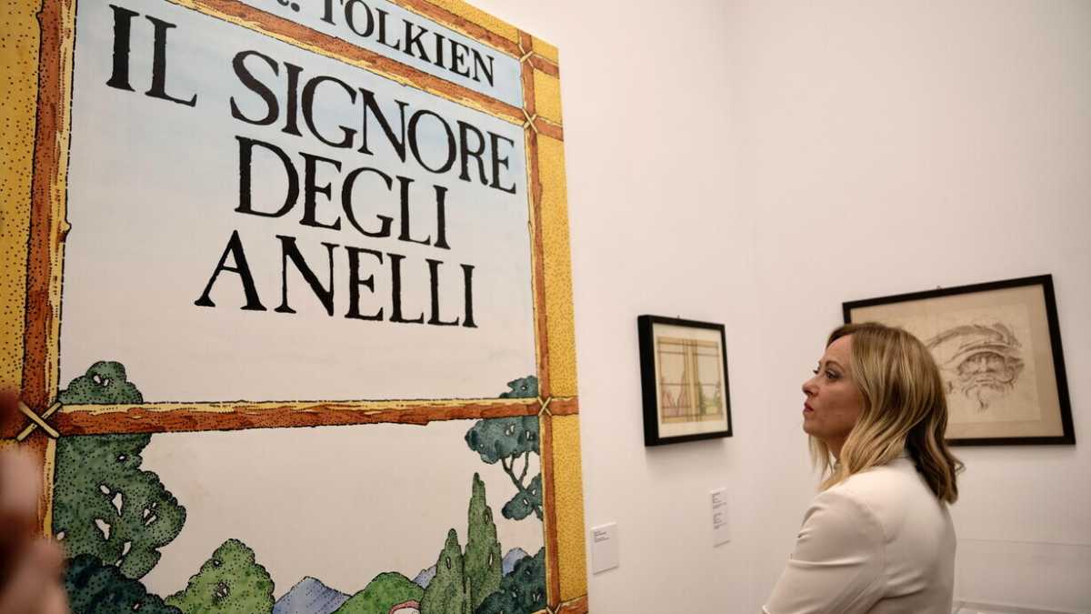 Immagine di Cara, piccola egemonia. Storia di un’ossessione culturale italiana