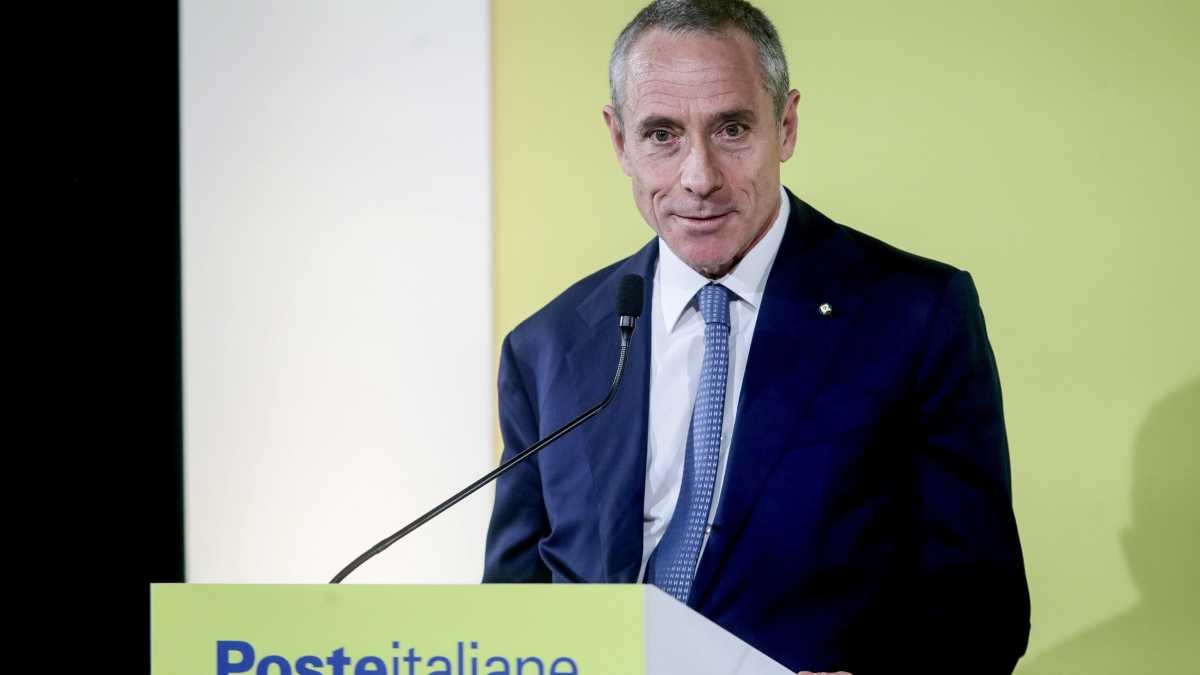 Immagine di Del Fante (Poste): "Nell'opas su Tim il governo non è coinvolto. Nasce dalla nostra visione strategica"