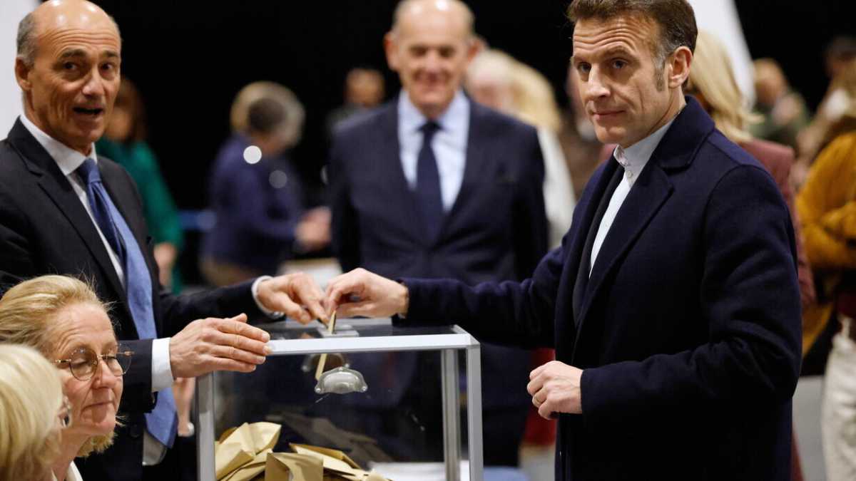 Immagine di In pista dame e cavalieri. Rosso, nero o Macron? La Francia al gran ballo dell’Eliseo