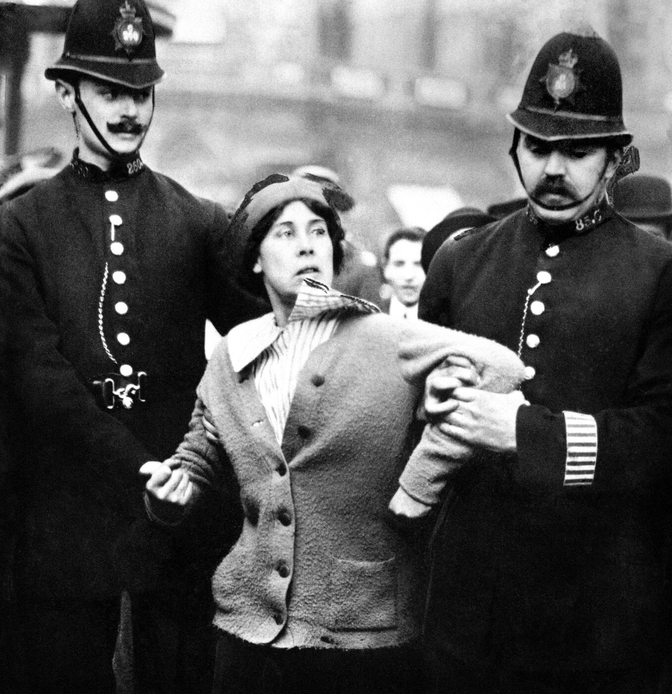 Immagini storiche delle manifestazioni delle suffragette (foto LaPresse)
