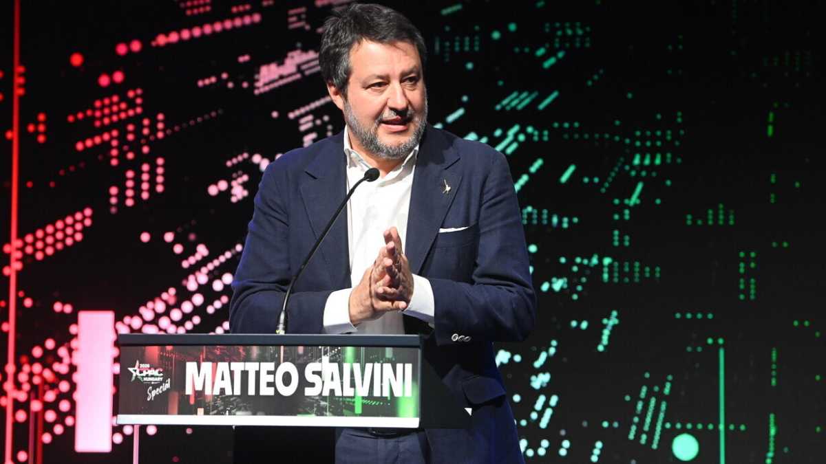 Immagine di Salvini “snobba” il no al referendum: vola da Orbán e attacca Zelensky