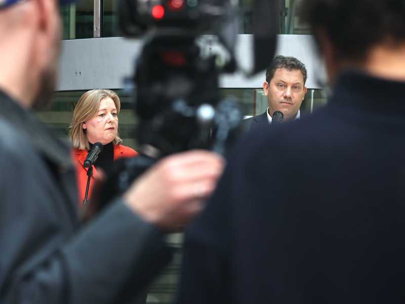 Barbel Bas e Lars Klingbeil dopo la riunione del comitato esecutivo dell'SPD a Berlino (Christian Marquardt/NurPhoto via Getty Images) <br />